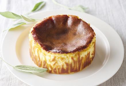 【定期便3回】バスクチーズケーキ：B240-015