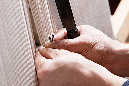 鍋島緞通【手織り】80×160cm 波流花:D172-001