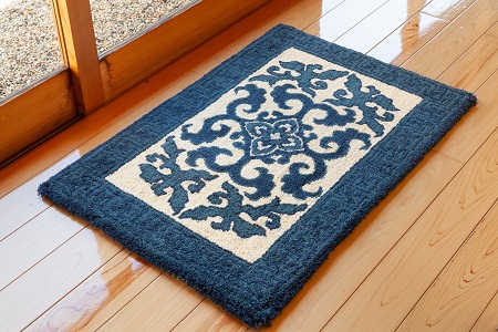 鍋島緞通 [手刺繍] 花菱龍唐草縁まんじ文 玉子地：C409-003