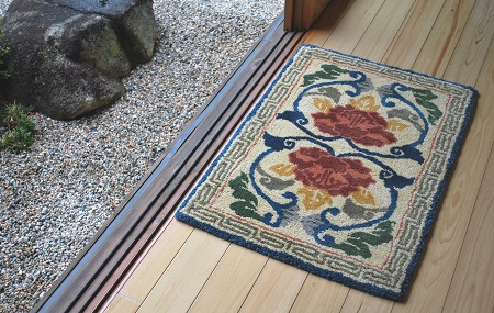 鍋島緞通 [手刺繍] 連牡丹 灰地緑：C409-005