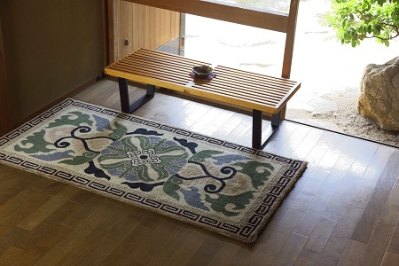 鍋島緞通並び蟹牡丹広物鍋島段通