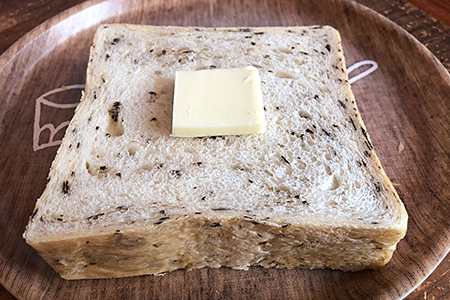 【ふるさと納税限定】佐賀県産小麦と海苔を使用した海苔食パン（2斤）：B010-118