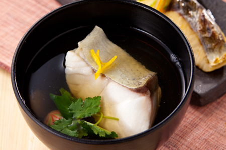 天然旬魚の無塩切身 1枚70g~90g 全7枚でお届けします ぶり90g×2切 真鯛70g×2切 さわら90g×2切 かんぱち90g×1切 おかず ギフト