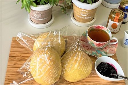 メロンパン 10個入り 小麦粉の調合にこだわりバターをふんだんに使用した生地が絶品です