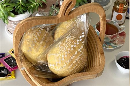 メロンパン 10個入り 小麦粉の調合にこだわりバターをふんだんに使用した生地が絶品です