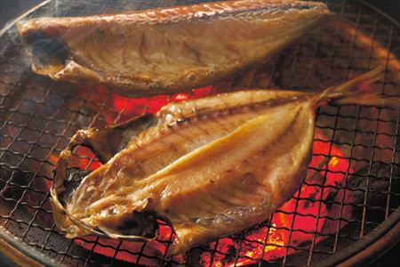 昭徳の天日干し 1枚60g~90g 全16枚(真あじ開き60g×6枚 真さば片身90g×3枚 かます開き80g×3枚 連子鯛開き180g×2枚 剣先いか開き70g×2枚) おかず ギフト