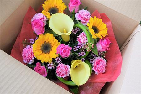 季節のアレンジメントフラワー 贈り物やご自宅に 生花 誕生日 プレゼント ギフト おまかせ