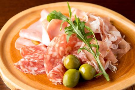 【銀座】オステリア ダ アダ 特産品プレミアムランチ・ディナー共通コース（飲み放題付） 4名様（1年間有効） お店でふるなび美食体験 FN-Gourmet954684