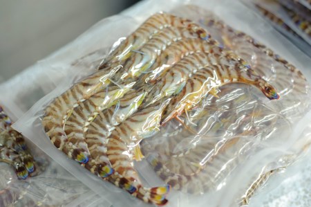 C076伊万里産冷凍車海老(加熱用)750g