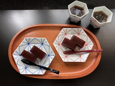 伊万里焼 麻の葉亀甲小皿(青・赤)セット 165-H1075