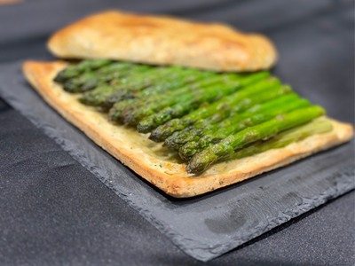 【令和8年先行予約3月より順次発送】弱アルカリの綺麗な自噴水と寒暖差が育んだ柔らか アスパラ 500ｇ　174-B537