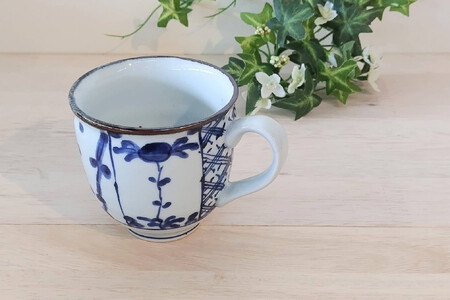 伊万里焼 古染地紋マグカップ 165-H1064