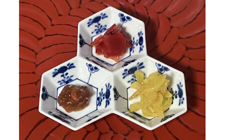 伊万里焼 ウロコ芙蓉手(青・赤)毘沙門三品盛 165-H1059