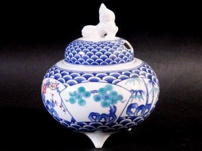 【伊万里焼】市川冬山窯「色鍋島青海波扇文香炉」 037-H753