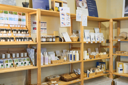 九州のくすのきから生まれたカンフルオイルセット【防虫剤】(H037110)