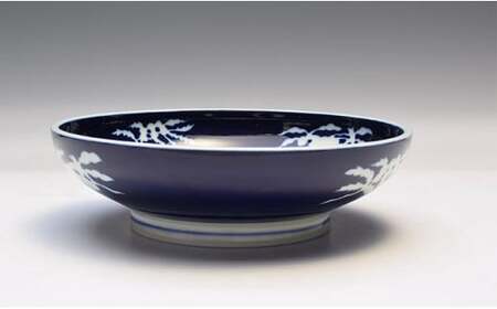 深川製磁 有田焼 草花折枝白抜紋 盛鉢 A90-31