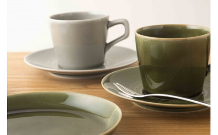 【あじわいのあるハンドメイド】Colorta コーヒーカップ ＆ ケーキ皿 4点セット【KIHARA】有田焼 カップ&ソーサー ティーカップ 楕円皿 ケーキ皿 取皿 グレー グリーン オリーブ うつわ 器 食器 シンプル ペア 食洗機対応 キハラ A45-365