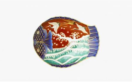 A85-18 深川製磁 有田焼 染錦手波鶴紋 ペア魚型皿 めでたい 職人 繁栄 おもてなし ハレの日 食器 うつわ