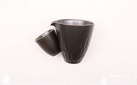 黒マット 酒器セット / 片口 1個・盃 1個 和食器 深海三龍堂 有田焼 日本酒 おちょこ ぐい呑 徳利 sake 吟醸 大吟醸 純米酒 黒 ブラック A24-138