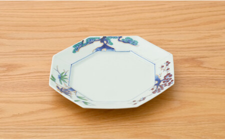 有田焼 八角プレート松竹梅 1枚【皓洋窯】食器 器 うつわ お正月 おせち ワンプレート ハレの日 赤絵 手描き 縁起柄 A24-126