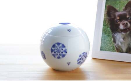 有田焼 Angel’s home 天使たちのおうち YAGURUMA KIKU -ヤグルマ キク-【よう楽庵・たかす】丸型 ペット 骨壺 小型犬 犬骨壺 猫骨壺 動物骨壺 仏具 ミニ 骨壺 メモリアルポット A170-19