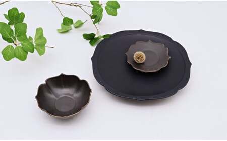 有田焼 黒マット 桔梗渕 3点 セット【深海三龍堂】食器 器 うつわ 和食器 小鉢 お皿 小皿 銘々皿 取り皿 菓子皿 豆皿 おもてなし 高級感 陶磁器 30000円 3万円 A30-831