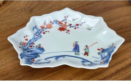 有田焼 色絵梅花人物文木の葉形銘々皿 2枚 セット 【有田焼 花伝作】食器 器 うつわ 和皿 銘々皿 上品 日本食 梅 花 銘々皿 35000円 A35-379