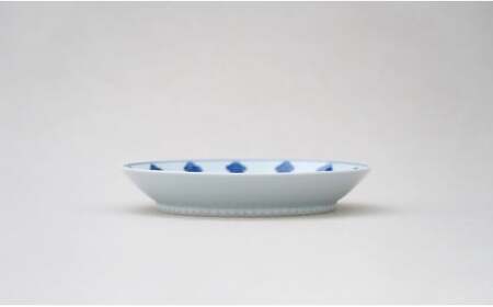 【宇賀なつみさんおすすめ！】有田焼 染付梅散し 深皿【源右衛門窯】食器 器 うつわ パスタ皿 カレー皿 手描き A35-384