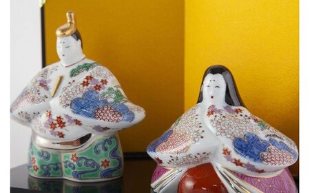 A130-26 有田焼【其泉】磁器製ひな人形 金屏風・木台付き 賞美堂本店