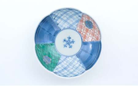 有田焼 文青 輪花預け鉢 市松花弁紋・地紋 2個セット【まるぶんオリジナル】食器 器 うつわ 磁器 陶磁器 和食器 皿 鉢 小鉢 付 赤絵 初期伊万里 手描き お正月 ハレの日 赤 青 A40-382