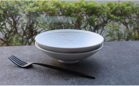 A18-42【まるふくオリジナル】有田焼 botan 牡丹彫bowl２個セット ぼたん シンプル 和食器 中鉢 多用鉢 ペア