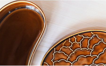 有田焼 飴釉 繭型蓋物【ARITAYAKI-STORE】食器 うつわ ハレの日 めでたい おもてなし おせち 高級食器 ハンドメイド A24-147