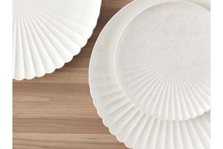 【有田焼】白泡化粧ハーフ菊割皿(16cm/23cm各2枚)