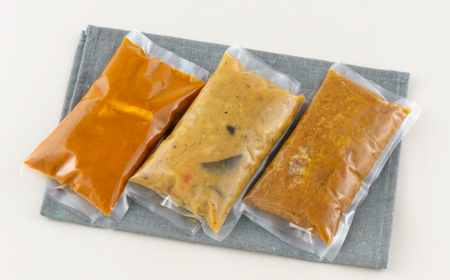 長崎和牛ビーフカレー･味菜自然豚ポークカレー･世知原茶カレー