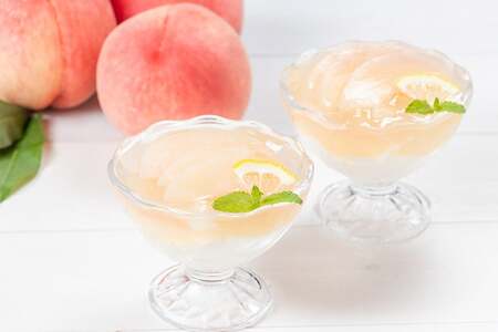 DG090 【令和8年度出荷分】食べたら笑顔になる！島原育ちの桃 1kg＜数量限定＞ [長崎県 島原市]