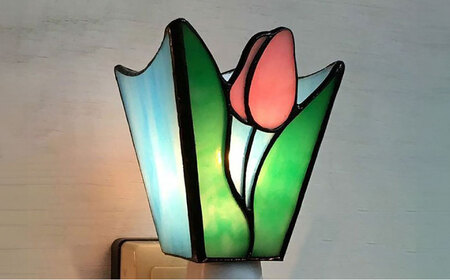 おやすみ ランプ （チューリップ） 横70×縦80mm ステンドグラス ピンク / 照明 ライト ランプ ステンドグラス / 大村市 / ステンドグラス工房ウォークオン [ACZT006]