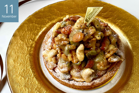 栗 スイーツ 秋 タルト 3種 モンブラン ラフランス キャラメルナッツ 1ホール 14cm 3回 定期便 総計3ホール [心優-Cotoyu Sweets- 長崎県 平戸市 hr42bgy420474]