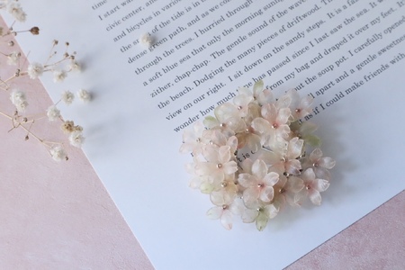 桜 -春光- 生革花ブローチ・コサージュ / 2024