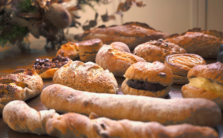 【隔月3回定期便】konaの人気パン 16個 セット