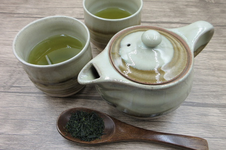 黄瀬戸 茶器 セット ポット 2号 約350ml 湯呑 約200ml 2個 [文珠会 障害者支援施設 常明園 長崎県 東彼杵町 hs42bag350002]