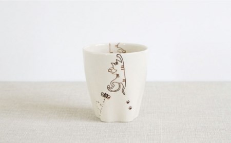 【波佐見焼】陶器 ぶらさがり猫 肉球カップ 3個 3種 〈ミケ・クロ・トラ〉 [OAQ010]