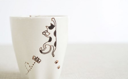 【波佐見焼】陶器 ぶらさがり猫 肉球カップ 3個 3種 〈ミケ・クロ・トラ〉 [OAQ010]