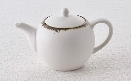 【波佐見焼】丸型ティーポット 渕錆ホワイト 茶こし付き【長十郎窯】[AE97]