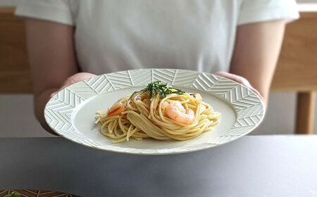 【波佐見焼】YABANE 24cmリムプレート ペアセット ミントブルー＆アイボリー【永峰製磁 eiho】[RA79]