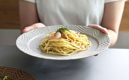 【波佐見焼】YABANE 24cmリムプレート ペアセット モカブラウン＆グレージュ【永峰製磁 eiho】[RA80]