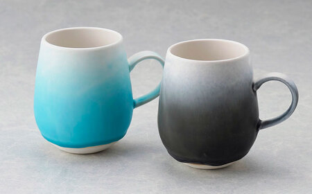 【波佐見焼】マグカップ ワイン型 グラデーション ライトブルー・ブラック ペア【長十郎窯】[AE114]