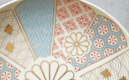 【波佐見焼】金線 吉祥紋菊ちらし 7号皿（化粧箱入り）2点セット【FOURGRACE】[UG03]