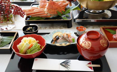 【波佐見焼】紅白お祝い小鉢 渕金蓮型小鉢 レッド/ホワイト 4点セット【FOURGRACE】[UG05]