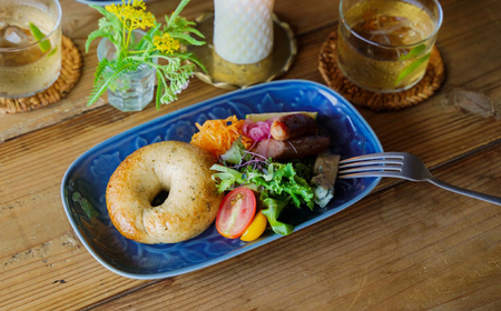 【波佐見焼】長皿 レリーフ・フラワーパレード うす瑠璃 2枚 セット【和山】[WB186]