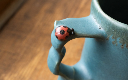 【波佐見町の陶芸作家 長瀬渉】 青海釉てんとう虫 マグカップ【ながせ陶房】 [UB01] 